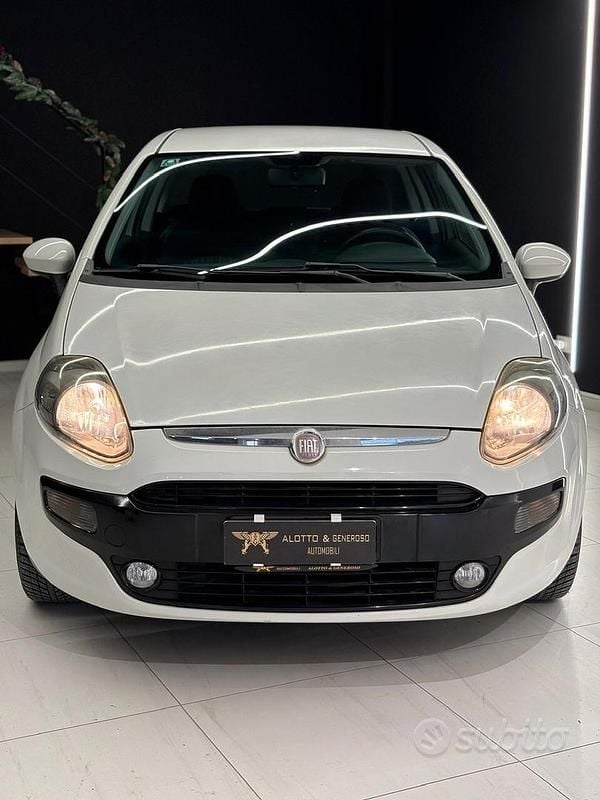 Usata Fiat Punto Evo Dynamic 77 CV (56 kW) 2010 Bianco Utilitaria