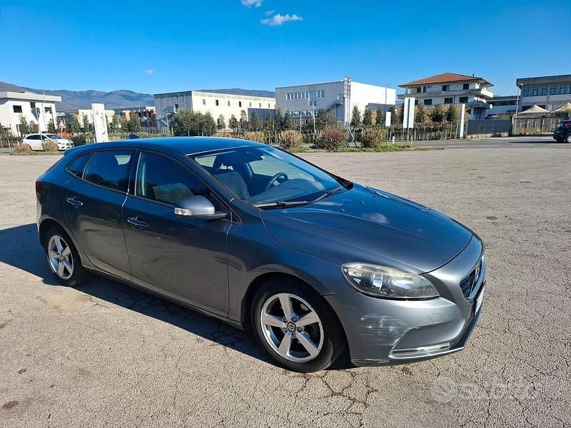 Usata Volvo V40 Business Edition 114 CV (83 kW) 2015 Grigio Berlina