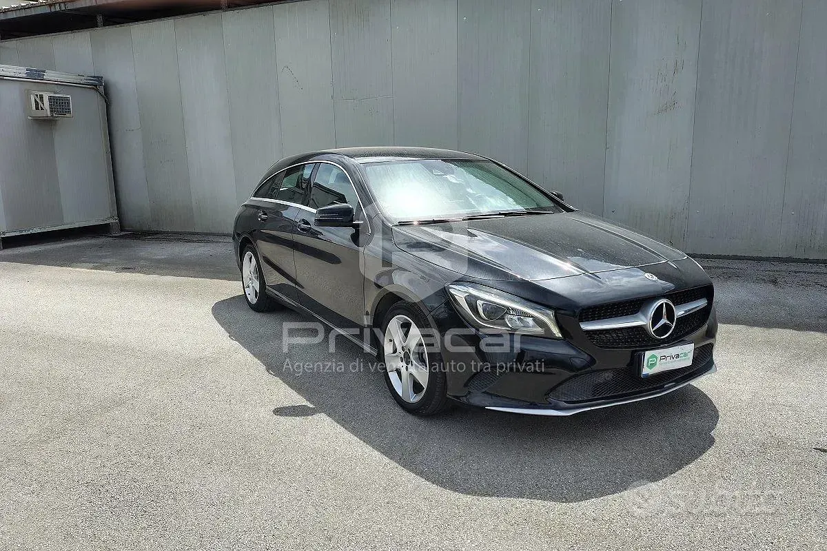 Usata Mercedes CLA220 Business 170 CV (125 kW) 2018 Nero Coupé