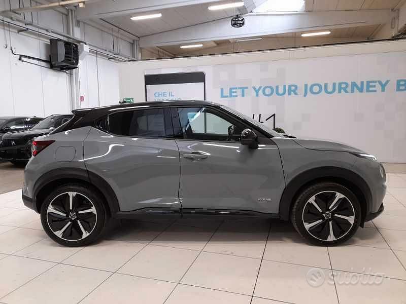Usata Nissan Juke 94 CV (69 kW) 2023 Grigio platinum SUV