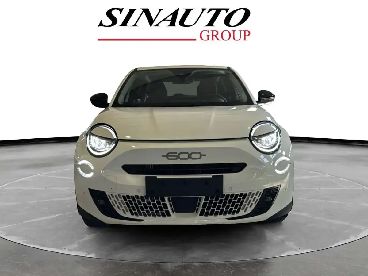 Usata Fiat 600 Icon 145 CV (106 kW) 2025 Bianco SUV