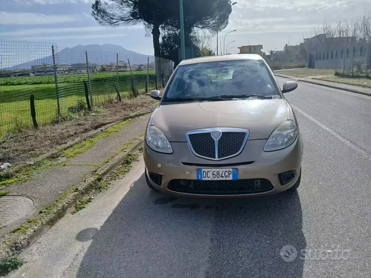 Usata Lancia Ypsilon 60 CV (44 kW) 2007 Nero Utilitaria