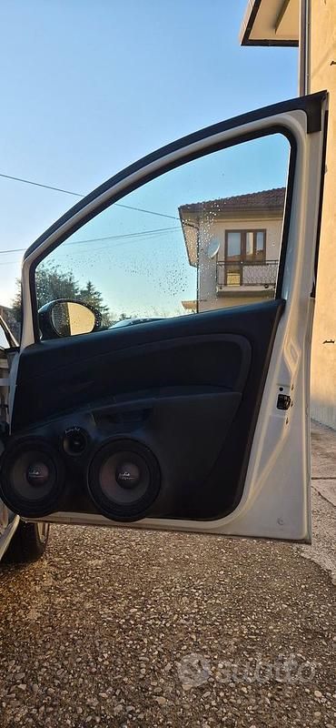 Usata Fiat Grande Punto 75 CV (55 kW) 2010 Bianco Utilitaria