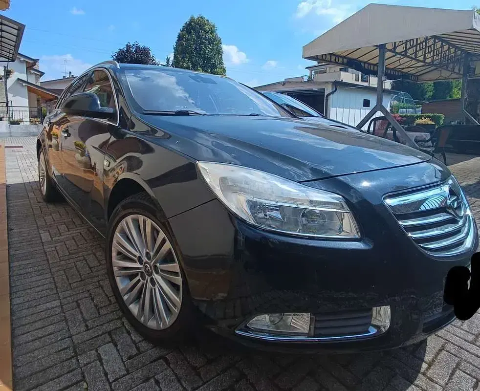 Usata Opel Insignia 160 CV (117 kW) 2012 Nero Station wagon