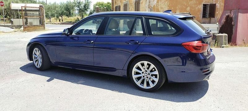 Usata BMW 320 Advantage 190 CV (139 kW) 2016 Blu Station wagon