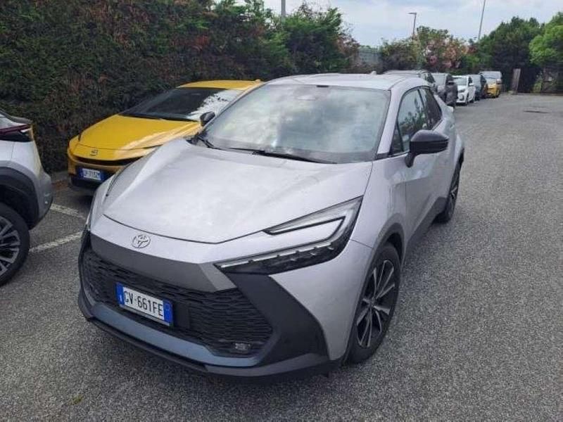 Argento Usata 2024 Toyota C-HR Trend SUV | 25.500 € (Buon prezzo) - Immagine 1/4