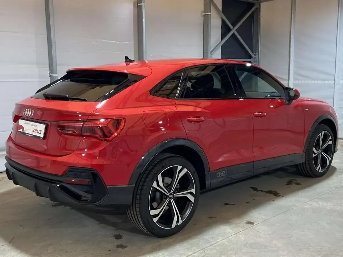 Usata Audi Q3 Sportback S-Line 150 CV (110 kW) 2025 Rosso progressivo metallizzato SUV