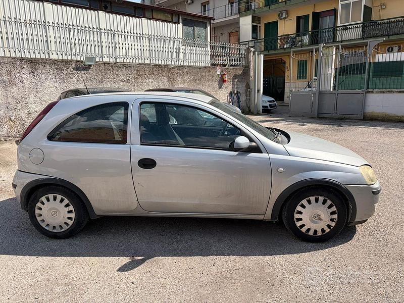 Usata Opel Corsa Club 60 CV (44 kW) 2004 Grigio Utilitaria