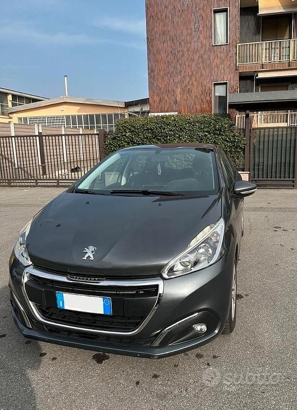 Usata Peugeot 208 Active 82 CV (60 kW) 2017 Grigio Utilitaria