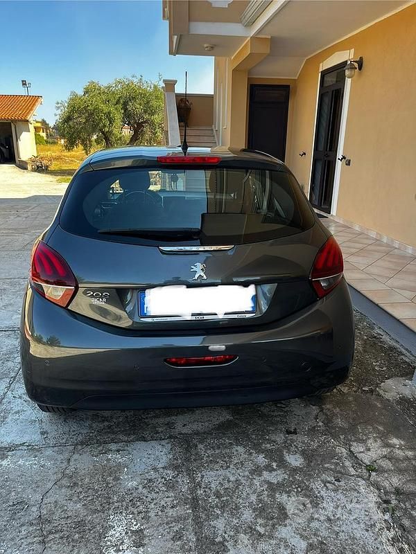 Usata Peugeot 208 75 CV (55 kW) 2017 Utilitaria