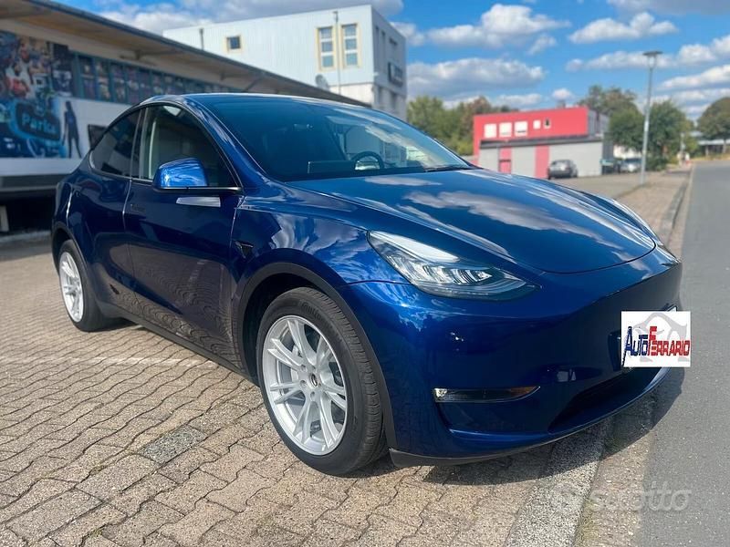 Usata Tesla Model Y 514 kW (699 CV) 2023 Blu/azzurro SUV