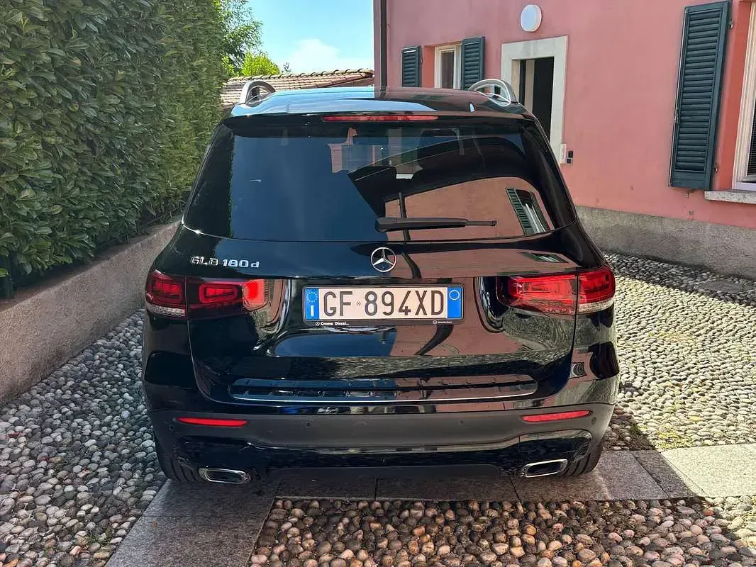 Usata Mercedes GLB180 116 CV (85 kW) 2021 Nero SUV
