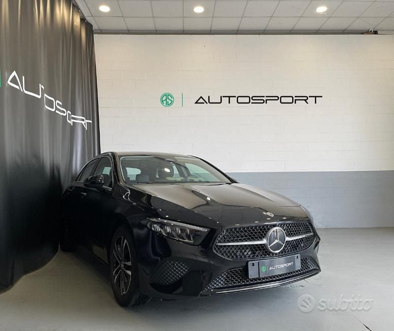 Nero Usata 2023 Mercedes A200 Advanced Plus Berlina | 30.900 € (Ottimo prezzo) - Immagine 1/4