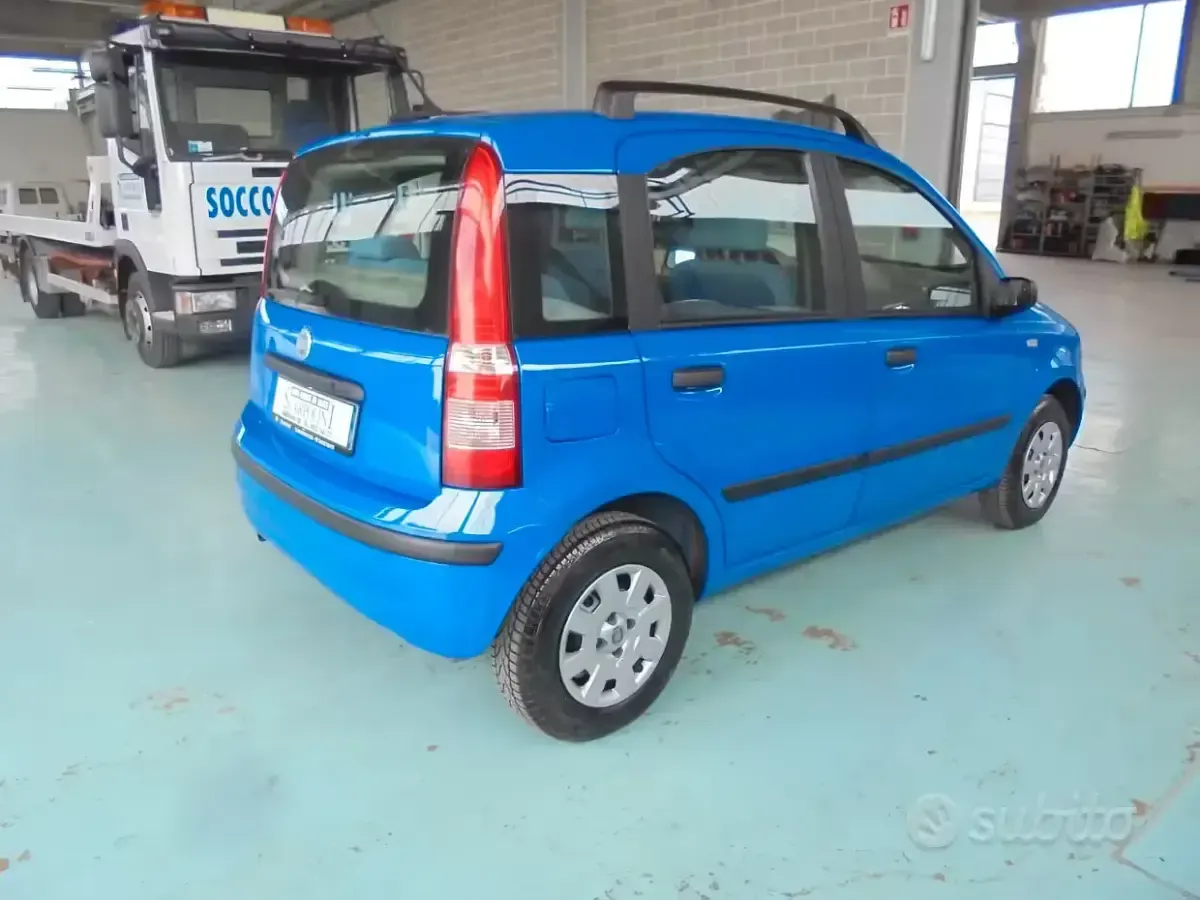 Usata Fiat Panda Dynamic 69 CV (50 kW) 2006 Bluazzurro Utilitaria