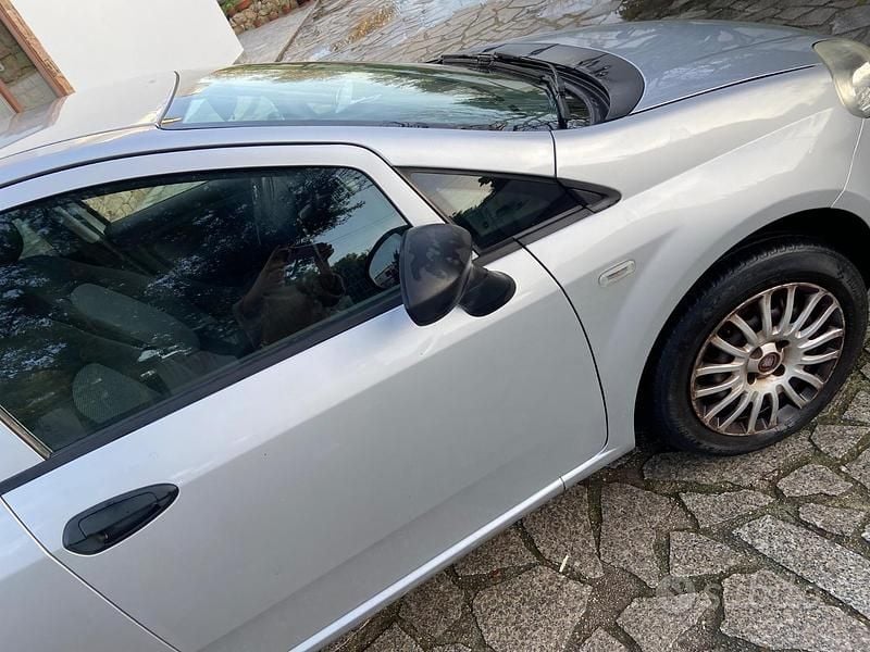 Usata Fiat Grande Punto 69 CV (50 kW) 2013 Grigio Utilitaria
