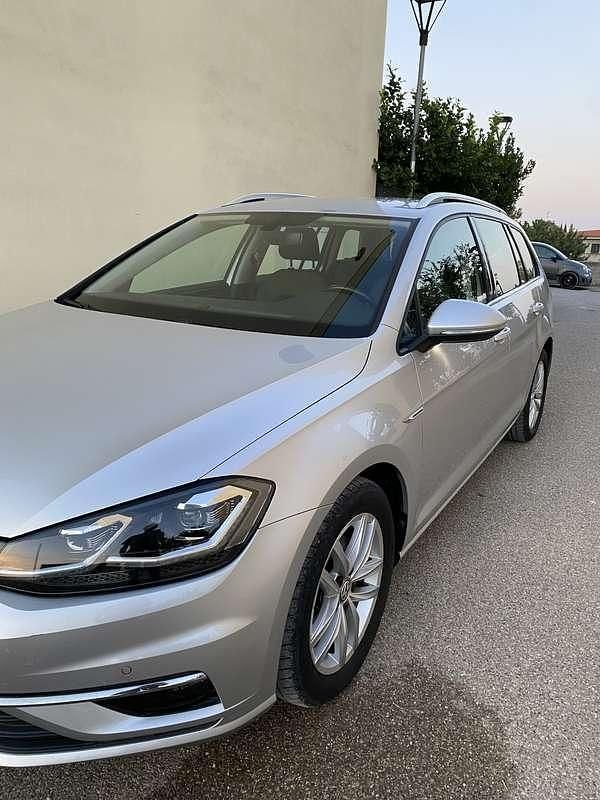 Usata VW Golf VIII Executive 131 CV (96 kW) 2020 Grigio Station wagon