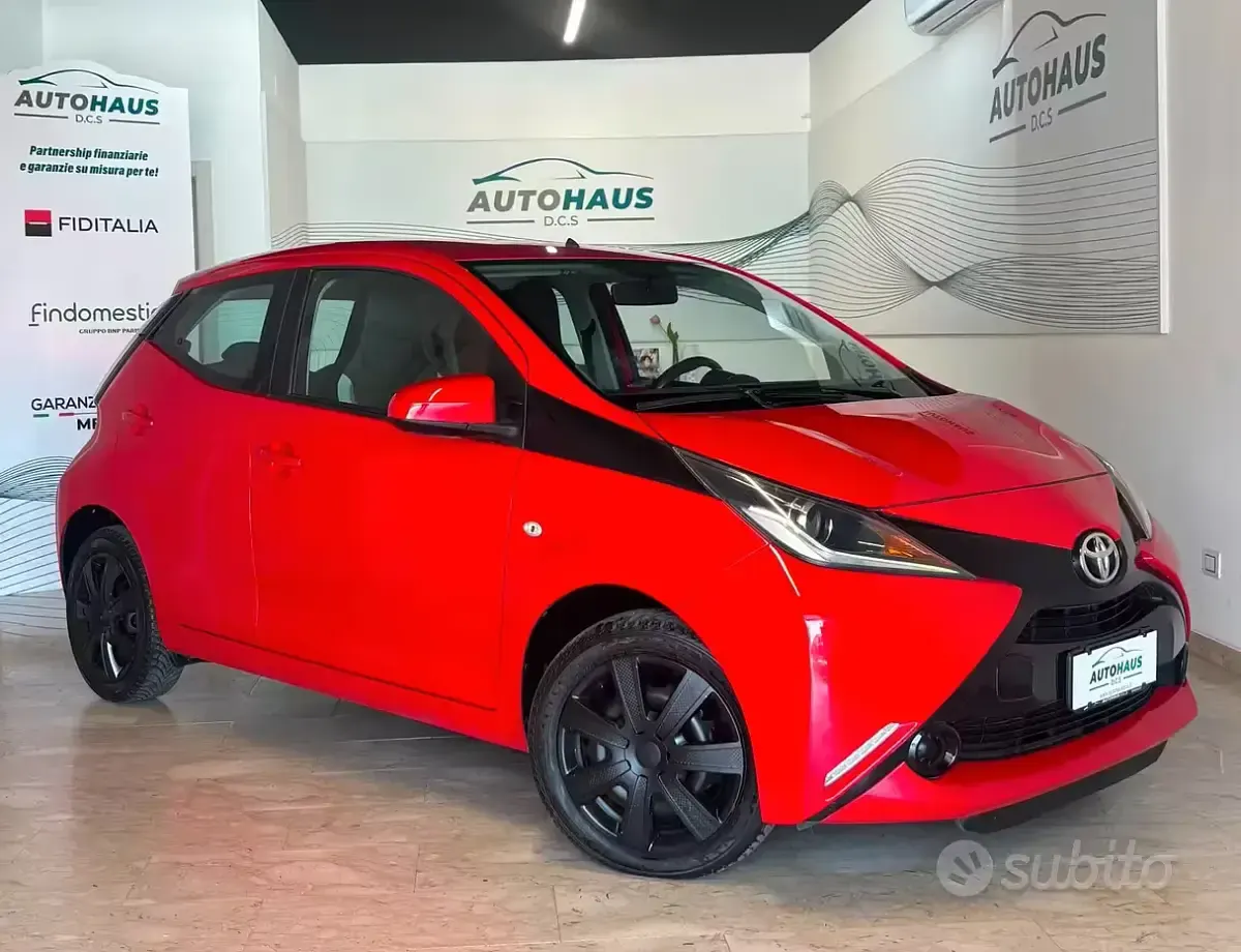 Usata Toyota Aygo X-clusiv 69 CV (50 kW) 2015 Rosso Utilitaria