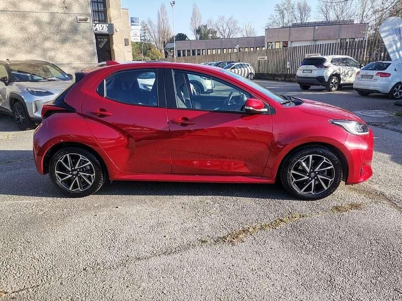 Usata Toyota Yaris Hybrid Trend 116 CV (85 kW) 2023 Rosso Utilitaria