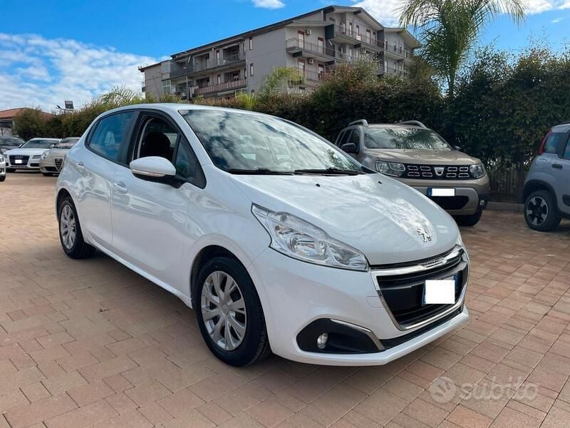 Usata Peugeot 208 92 CV (67 kW) 2019 Bianco Utilitaria