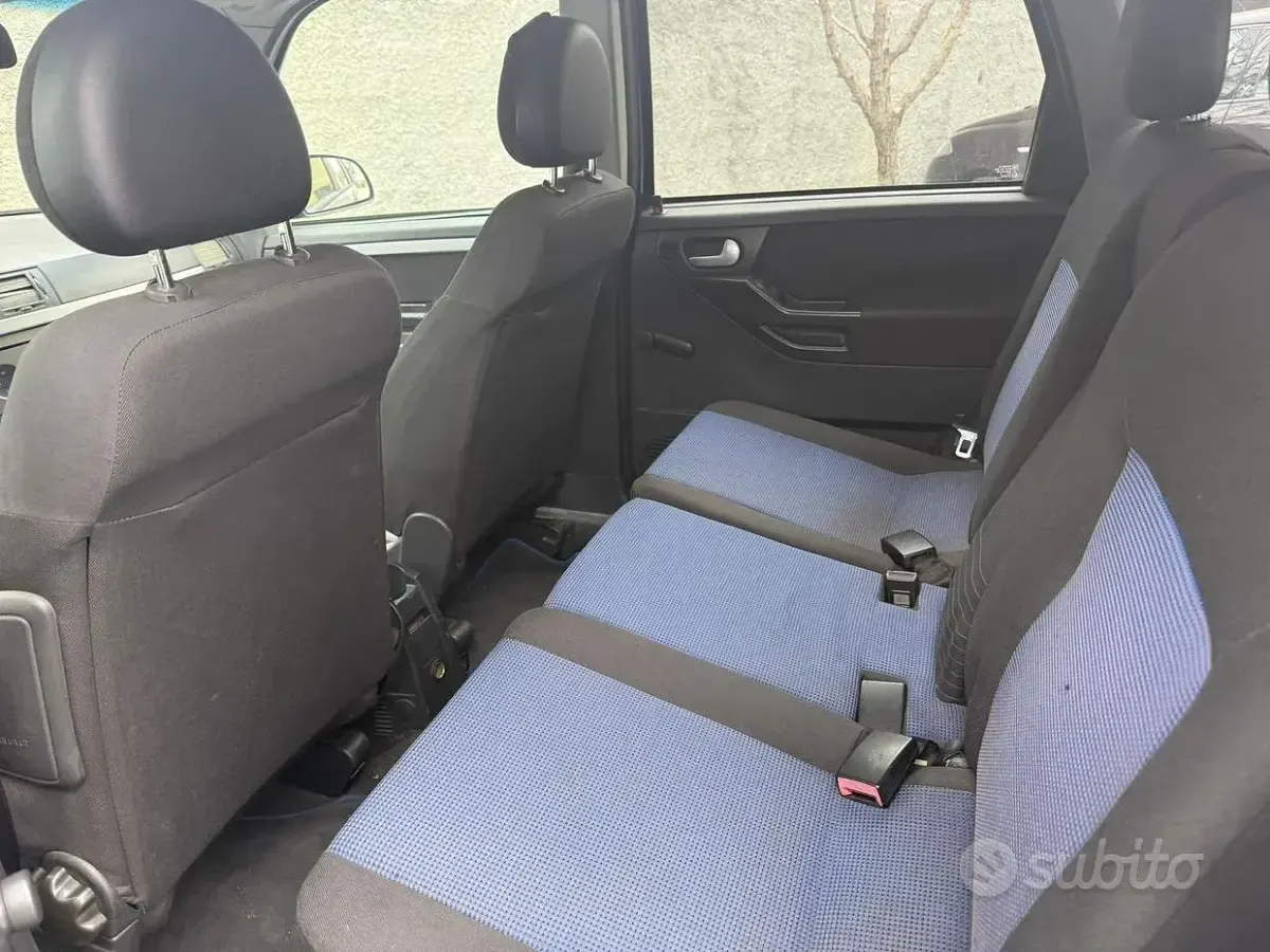 Usata Opel Meriva 101 CV (74 kW) 2005 Bluazzurro Monovolume
