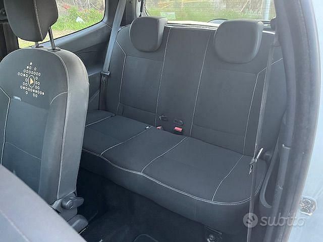 Usado Renault Twingo 75 HP (55 kW) 2011 Citadino