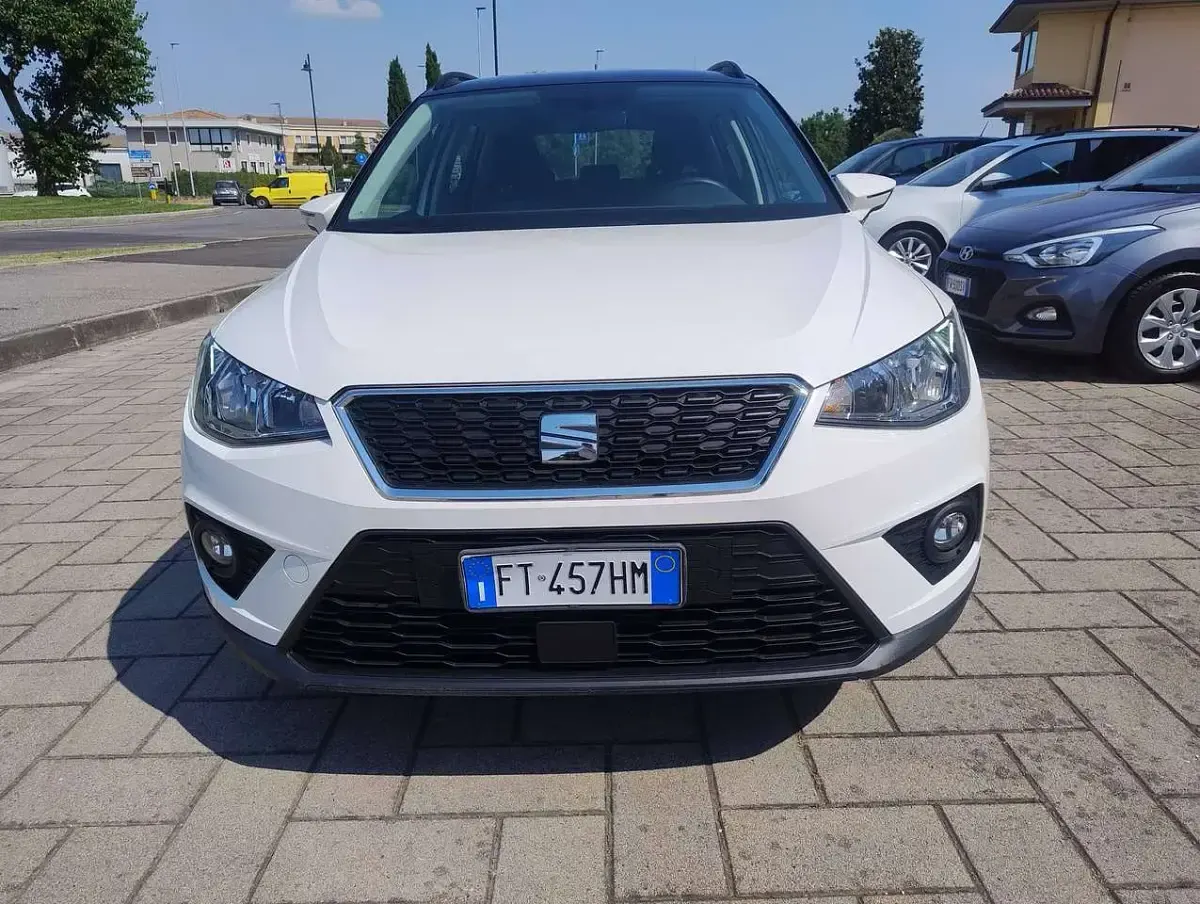 Usata Seat Arona Style 95 CV (69 kW) 2019 Tetto nero SUV