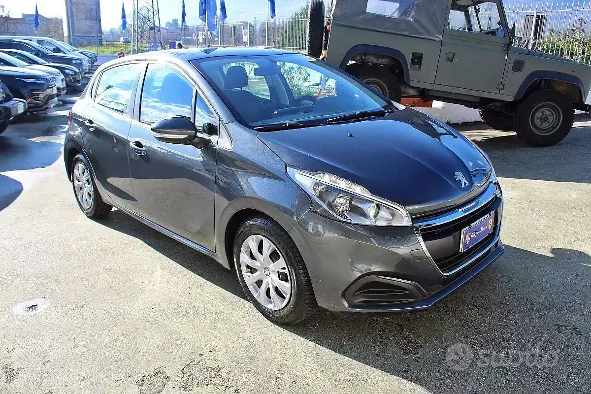 Usata Peugeot 208 Allure 75 CV (55 kW) 2016 Grigio Utilitaria
