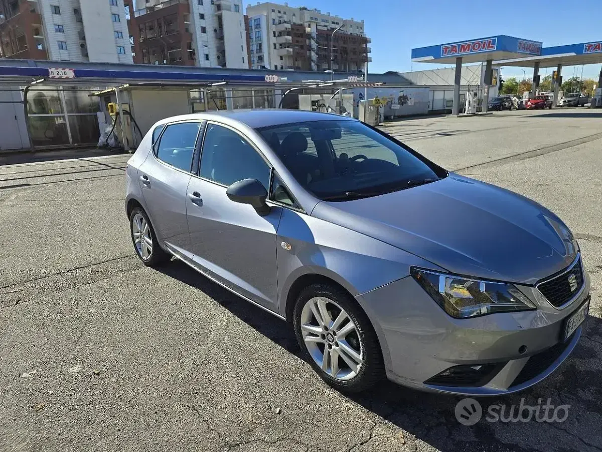 Usata Seat Ibiza CONNECT 95 CV (69 kW) 2015 Grigio Utilitaria