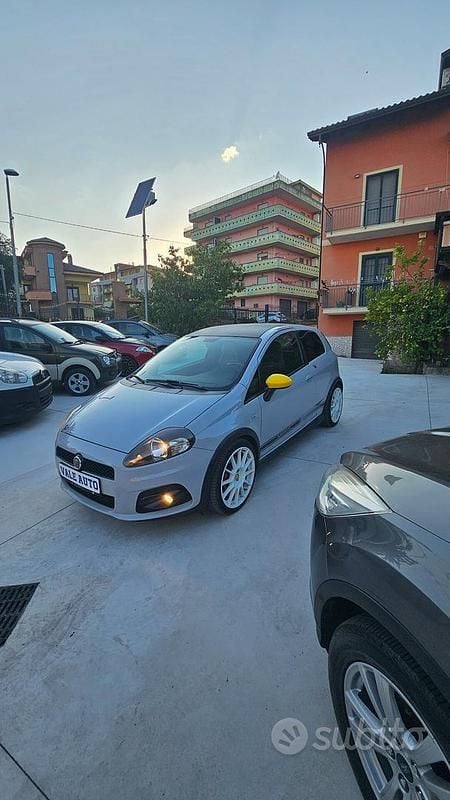 Usata Abarth Grande Punto 180 CV (132 kW) 2009 Grigio Utilitaria