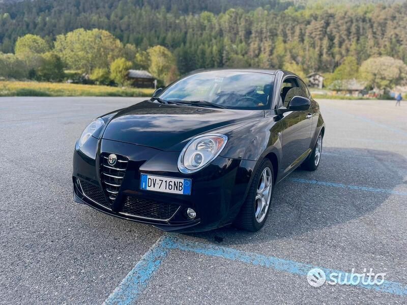 Nero Usata 2009 Alfa Romeo MiTo Due volumi | 8500 € (Molto cara) - Immagine 1/4
