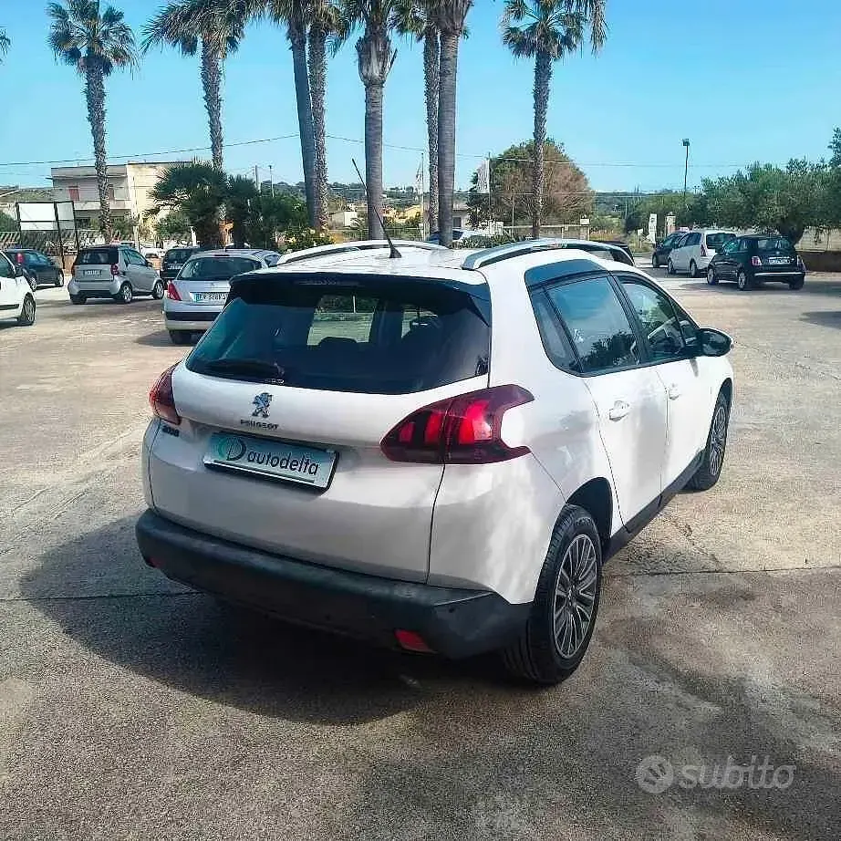 Usata Peugeot 2008 Active 75 CV (55 kW) 2017 Bianco SUV