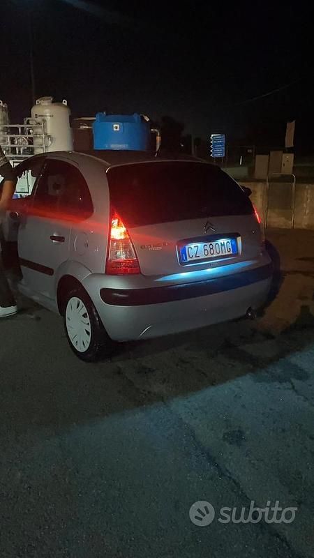Grigio Usata 2006 Citroën C3 Due volumi | 1950 € (Buon prezzo) - Immagine 1/4