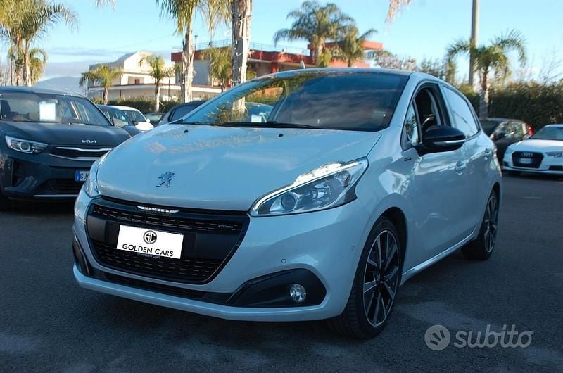 Usata Peugeot 208 GT-line 110 CV (80 kW) 2019 Bianco Utilitaria