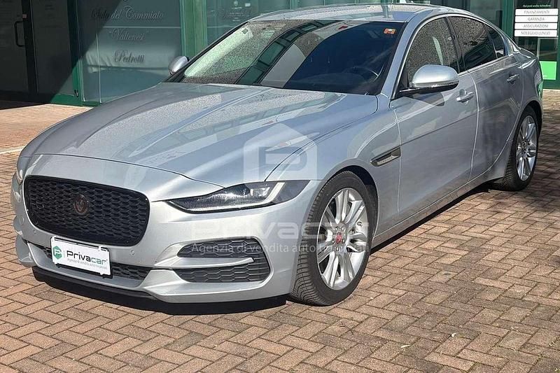 Usata Jaguar XE SE 250 CV (183 kW) 2023 Grigio Berlina