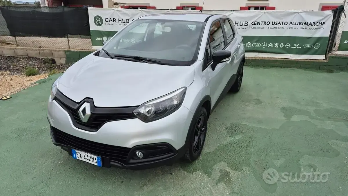 Usata Renault Captur 90 CV (66 kW) 2015 Grigio SUV
