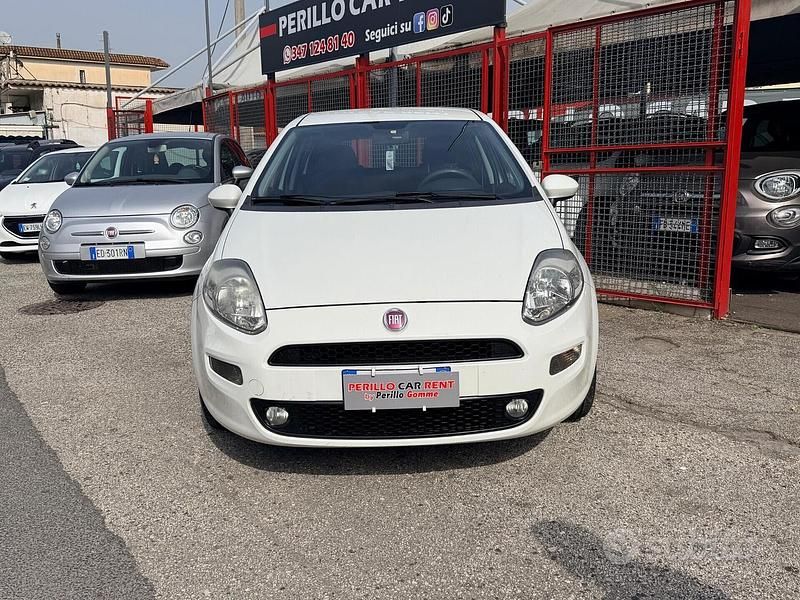 Usata Fiat Punto Lounge 77 CV (56 kW) 2016 Bianco Utilitaria