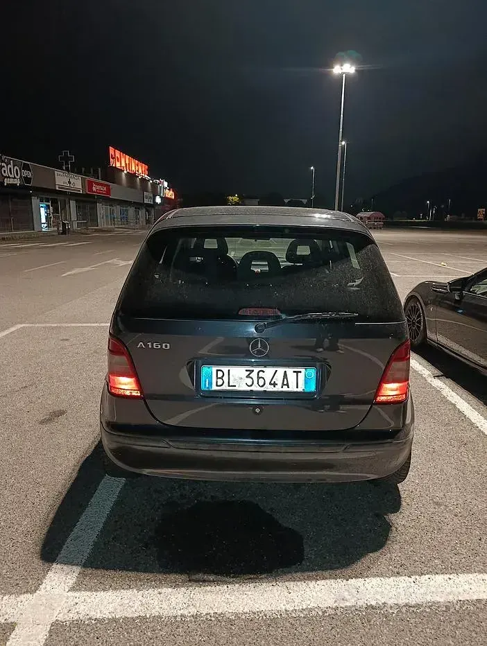 Usata Mercedes A160 102 CV (75 kW) 2000 Grigio Berlina