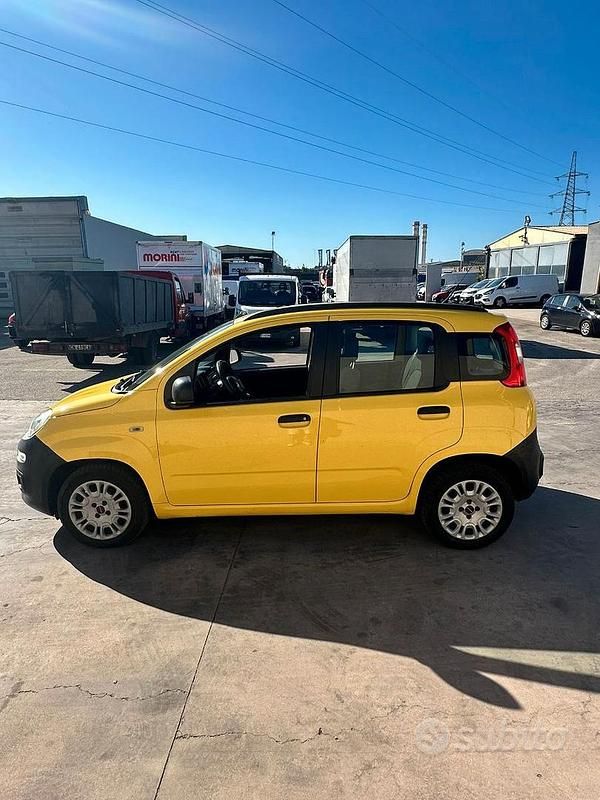 Usata Fiat Panda 75 CV (55 kW) 2018 Giallo Utilitaria