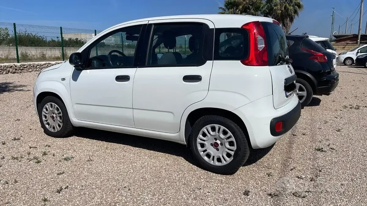 Usata Fiat Panda Lounge 69 CV (50 kW) 2017 Bianco Utilitaria
