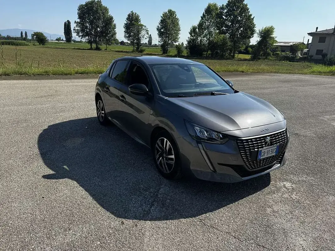 Usata Peugeot 208 Allure 101 CV (74 kW) 2023 Utilitaria