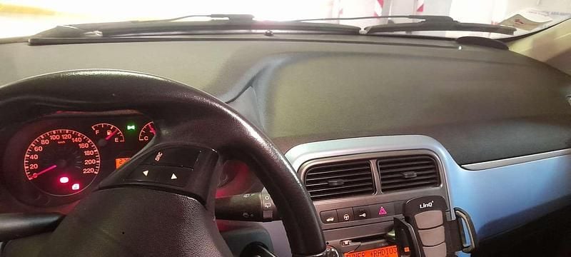 Usata Fiat Grande Punto Dynamic 65 CV (47 kW) 2006 Utilitaria