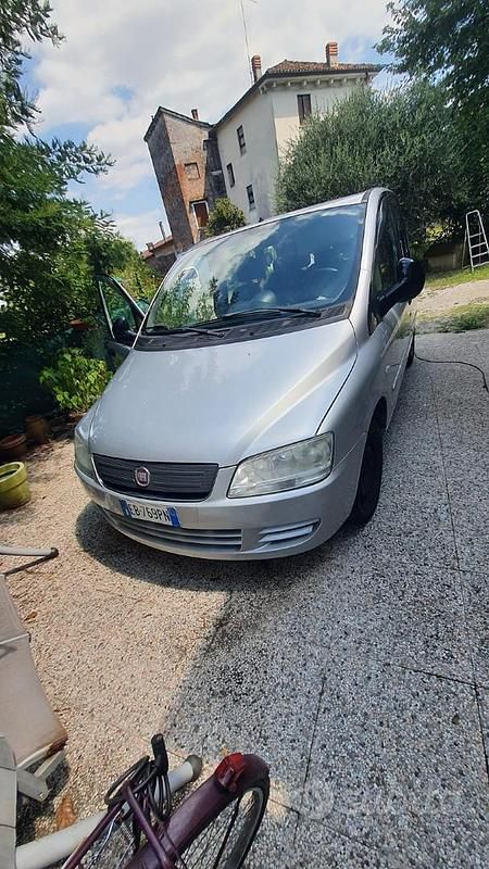 Usata Fiat Multipla Emotion 103 CV (75 kW) 2010 Grigio Monovolume