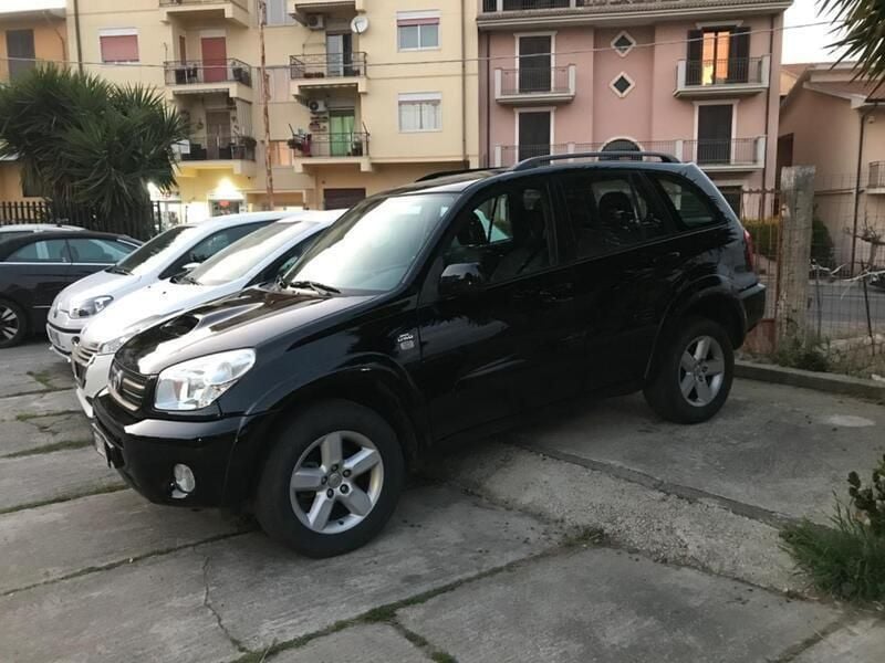 Nero Usata 2005 Toyota RAV4 Sol SUV | 5200 € (Cara) - Immagine 1/1