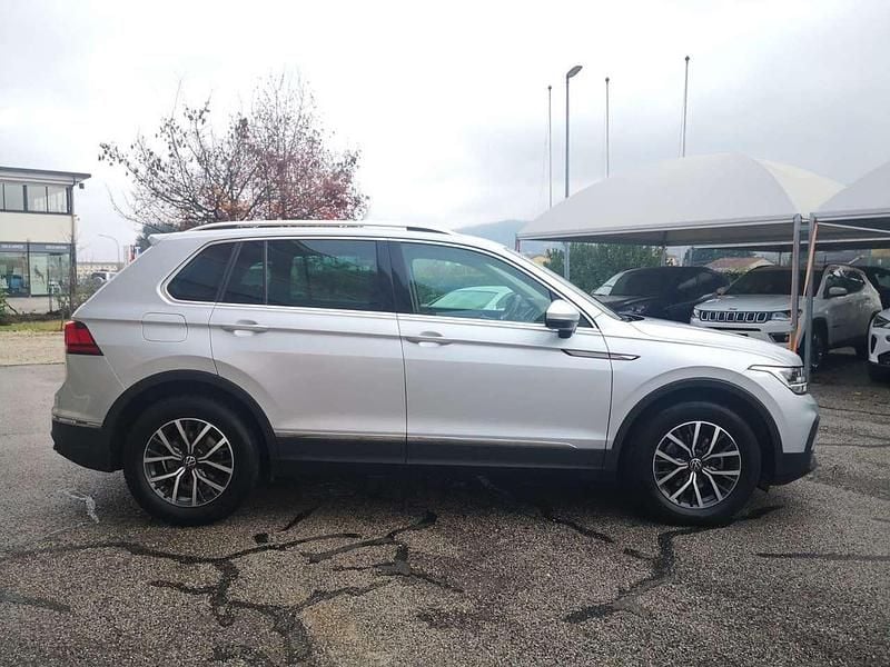 Usata VW Tiguan Life 150 CV (110 kW) 2022 Argento SUV