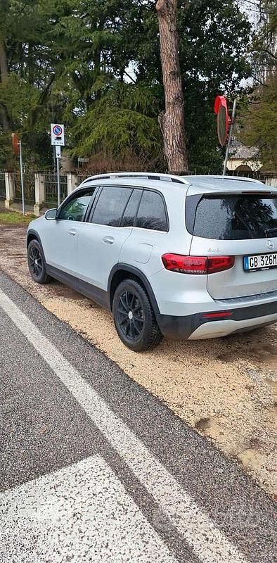 Usata Mercedes GLB180 Executive 116 CV (85 kW) 2020 Grigio SUV
