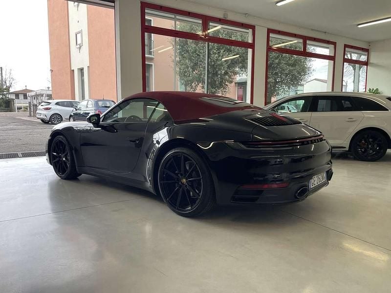Usata Porsche 911 Carrera Cabriolet 385 CV (283 kW) 2021 Nero Cabrio