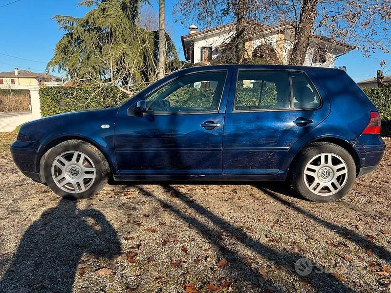 Blu Usata 2001 VW Golf IV Due volumi | 1000 € (Super prezzo) - Immagine 1/4