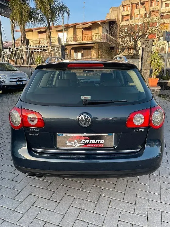 Usata VW Passat 140 CV (102 kW) 2006 Blu Station wagon