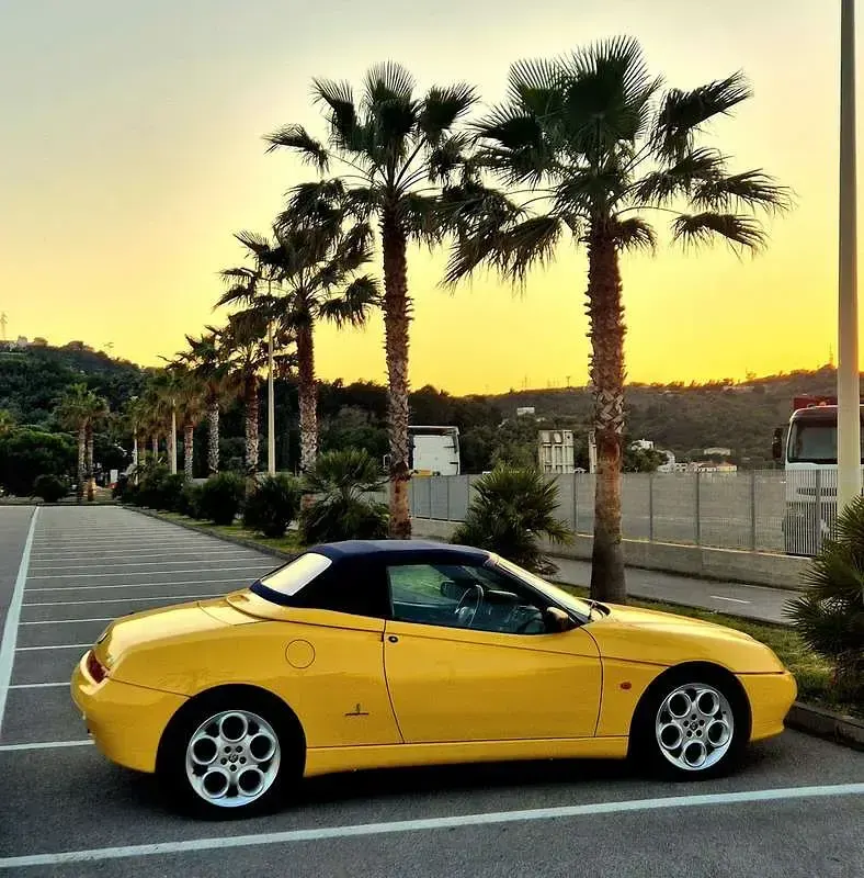 Usata Alfa Romeo Spider 150 CV (110 kW) 2002 Giallo Cabrio