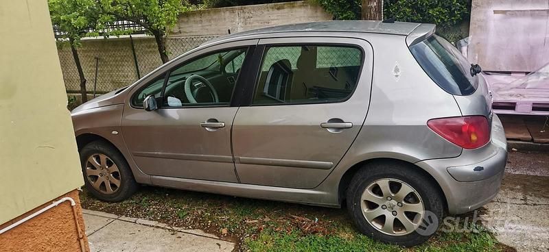 Usata Peugeot 307 68 CV (50 kW) 2005 Grigio Berlina